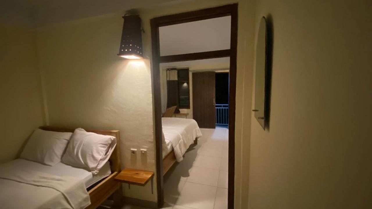 Pesona Bali Room And Restaurant Labuan Bajo Esterno foto